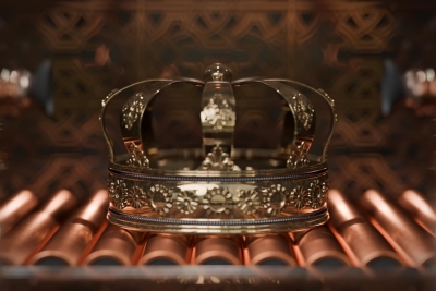 Still image of You celebrate King's Day with a crown! by Fictionizer