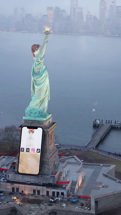 Still image of Merry Christmas by RENDER Entertainment